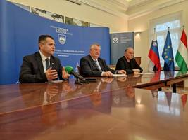 The Deputy ombudsmen and a mayor of Lendava make a public statement