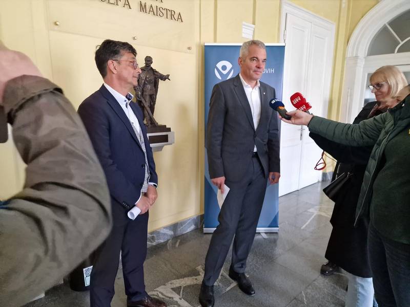 Varuh in župan Maribora dajeta izjavo za javnost