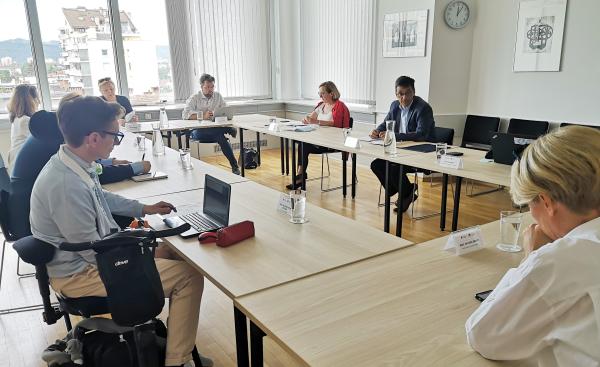 Osma seja Sveta varuha za človekove pravice predvsem o pravici do zdravstvenega varstva