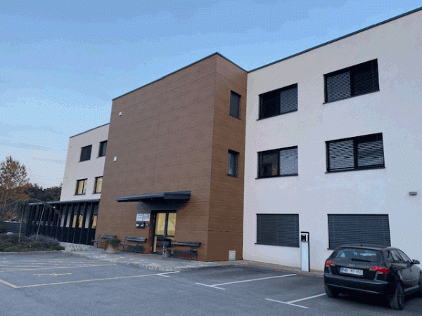 DPM obiskal bivalno enoto Društva Sožitje Ptuj