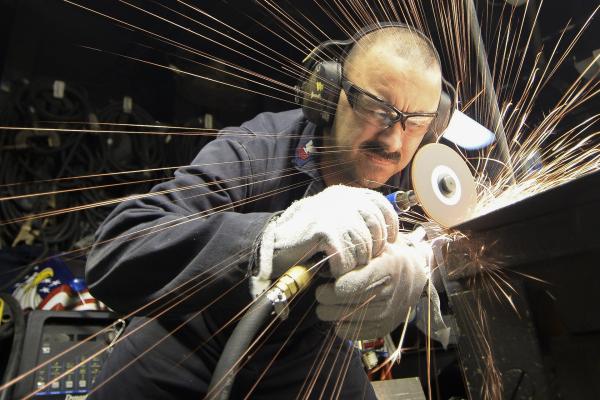 Nejasnosti v Zakonu o čezmejnem izvajanju storitev in ovire pri nadzoru nad kršitelji je treba nasloviti in rešiti v razumnem času