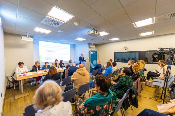 Varuh človekovih pravic o vzpostavitvi zaupnikov starejših na največjem festivalu za starejše v Evropi