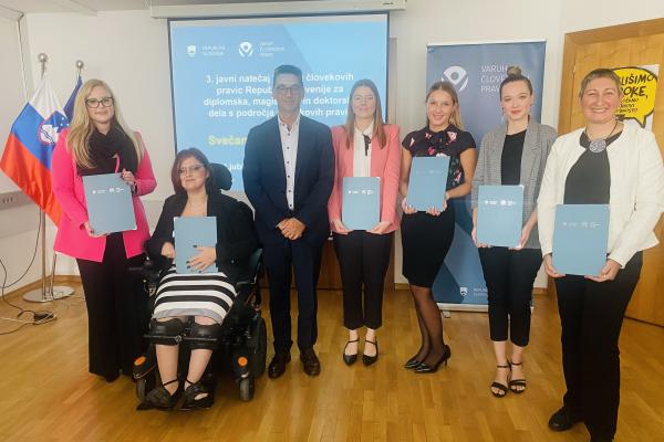 Varuh podelil nagrade za magistrska in doktorska dela s področja človekovih pravic