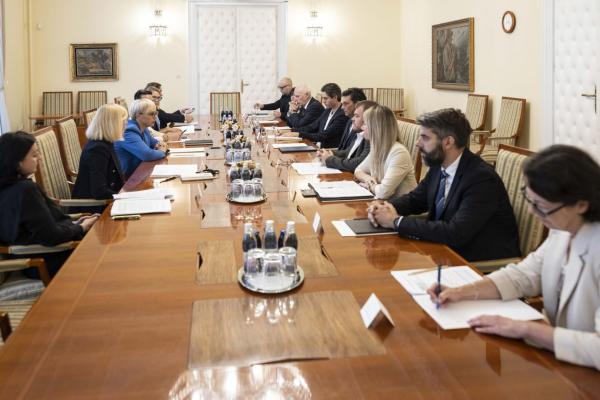 The severely ill and socially endangered erased inhabitants of Slovenia  must be helped