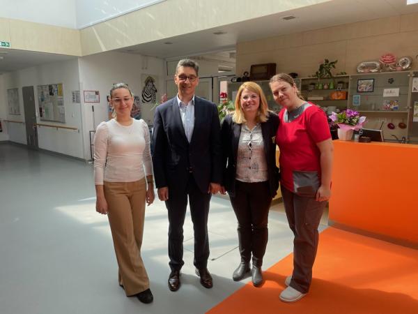 Ombudsman at a talk at the Horjul Centre for the Elderly about the necessary care for the state for the elderly