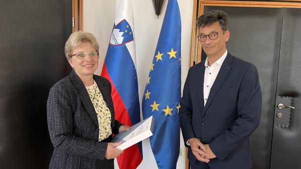 Ombudsman submits annual report for 2021 to agriculture minister