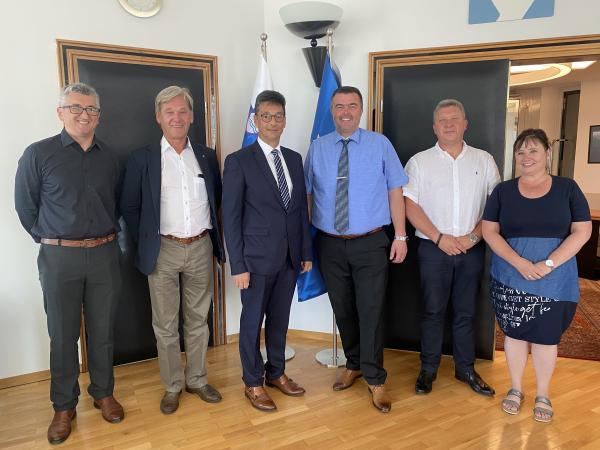Ombusdman Svetina met with the representatives of road hauliers at the Chamber of Craft and Small Business and the Chamber of Commerce