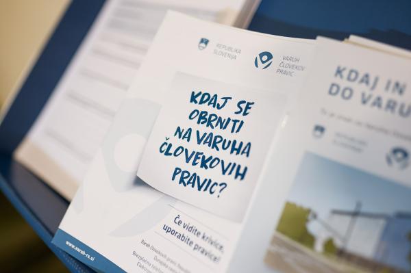 Varuh v desetih občinah postavil Varuhov kotiček