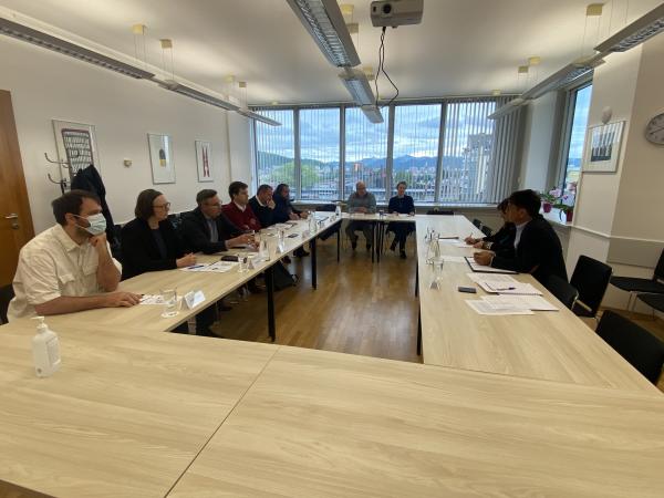 Varuh človekovih pravic o pomenu vključujoče informacijske družbe in dostopnosti do informacij ter storitev