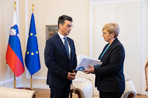 Centri za socialno delo morajo biti dostopni vsem ljudem