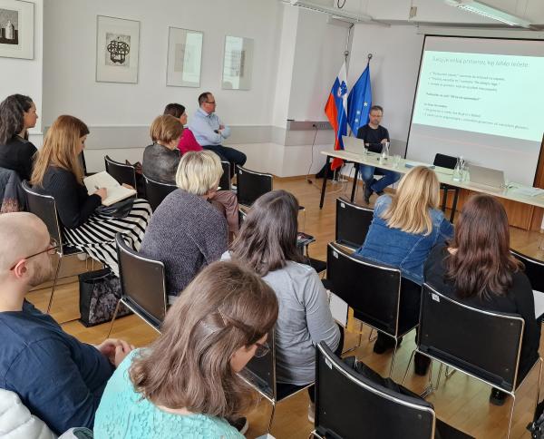 Izbranih 10 nevladnih organizacij za sodelovanje pri preprečevanju mučenja in nečloveškega ravnanja