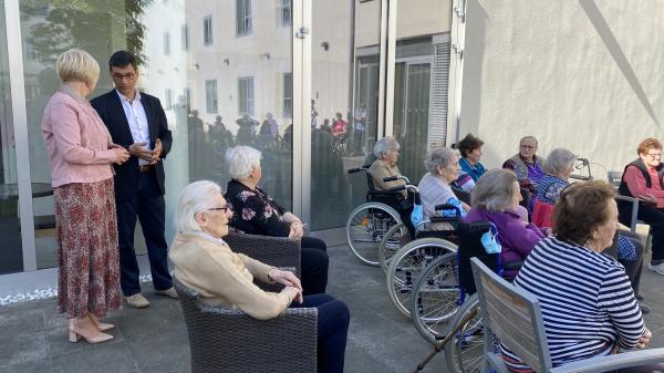 Varuh prvič po pandemiji znova posloval zunaj sedeža