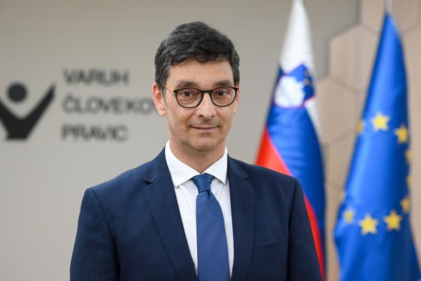 Varuh Svetina v Državnem svetu RS predstavil poročili institucije Varuha in DPM za leto 2021