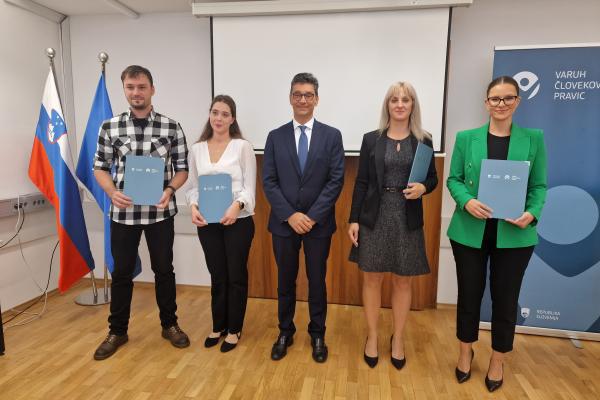 Varuh podelil nagrade za diplomska, magistrska in doktorska dela s področja človekovih pravic