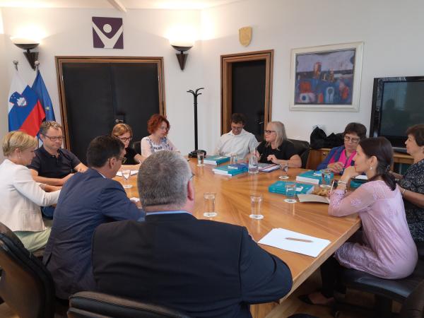 Varuh s Srebrno nitjo o možnostih sodelovanja pri skrbi za starejše