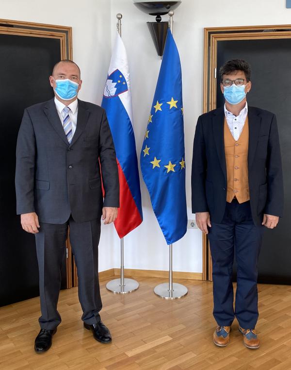 Varuh Svetina z ministrom Podgorškom o varovanju pravic kmečkega prebivalstva 