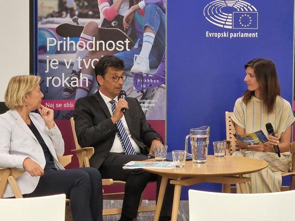 Varuh na okrogli mizi o človekovih pravicah in vrednotah 