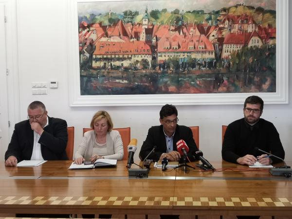 Varuh s sodelavci v Mariboru sprejel več desetin ljudi