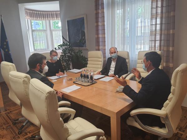 Ministrica dr. Jaklitsch z varuhom človekovih pravic o pravicah slovenskih manjšin