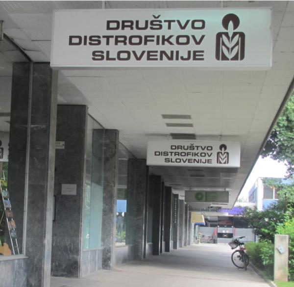 Varuh Svetina s predstavniki Društva distrofikov Slovenije