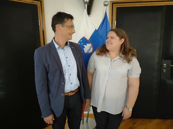 Varuh z Mladinskim svetom Slovenije o bivanjski problematiki 