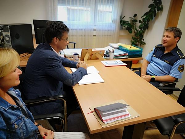 Varuh v Gornjih Petrovcih s sodelavci sprejel 13 ljudi