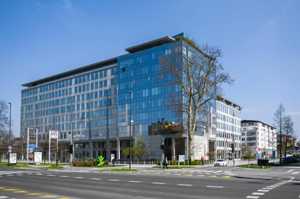 Pogled na stavbo, v kateri je institucija Varuha človekovih pravic RS