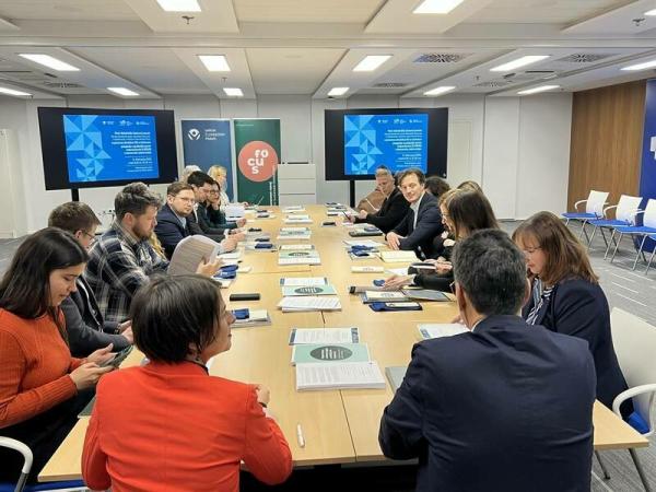 Varuh in predstavniki gospodarstva ter civilne družbe pozvali k pravočasnemu prenosu EU direktive v slovensko zakonodajo