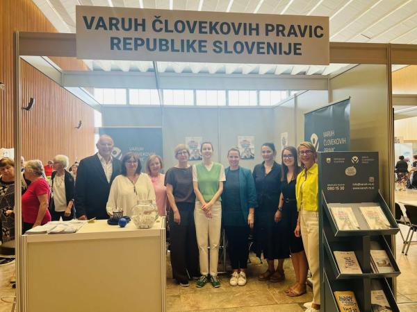 Varuh poziva k uresničevanju pravic iz zakona o dolgotrajni oskrbi