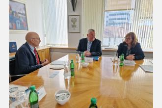 Visoki komisar Volker Türk, namestnik Ivan Šelih in pomočnica vodje Centra za človekove pravice dr. Simona Drenik Bavdek