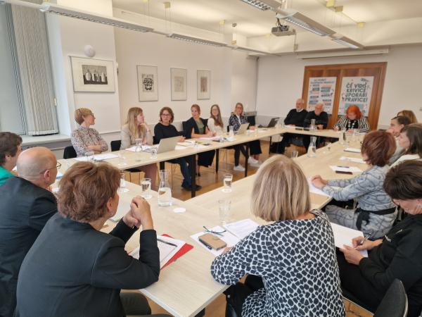 Udeleženci srečanja z MZ in zastopniki pacientovih pravic