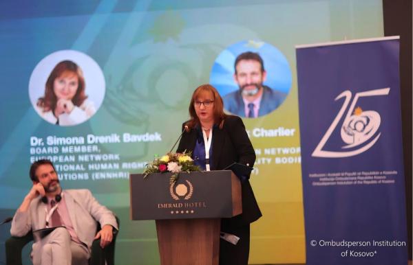 Dr. Simona Drenik Bavdek v Prištini o prihodnosti človekovih pravic v času globalnih preobrazb