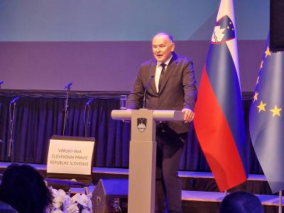 Ob mednarodnem dnevu človekovih pravic opozorila na pomen človekovih pravic in o vlogi Varuha