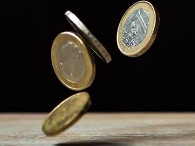 Varuh opozarja na tveganja posegov v denarno socialno pomoč in neustrezno izvajanje zakona