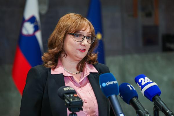 Dr. Simona Drenik Bavdek