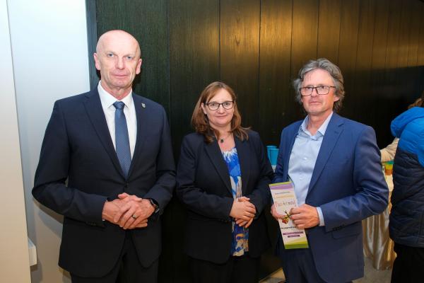Župan Mestne občine Kr&scaron;ko Janez Kerin, varuhinja človekovih pravic dr. Simona Drenik Bavdek in Bojan Cizel