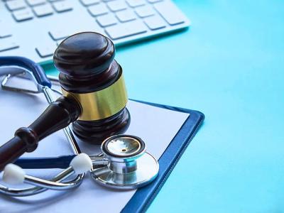 Varuhinja človekovih pravic: »Laični nadzor ZZZS ni detektivsko delo in ne posega v človekove pravice.«