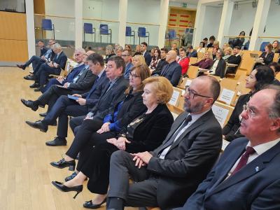 Varuhinja človekovih pravic na konferenci o pravičnosti v zdravju