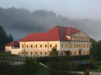 DPM nenapovedano obiskal Strokovni center Višnja Gora