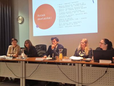 Varuhinja na srečanju ministra dr. Logaja z ravnatelji osnovnih šol o vključevanju romskih otrok v vzgojno-izobraževalni proces