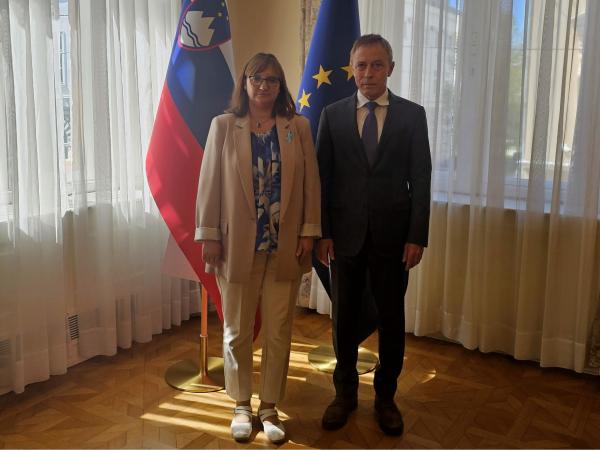 Varuhinja človekovih pravic na Ustavnem sodišču o sodelovanju med institucijama