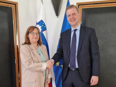 Varuhinja človekovih pravic z avstrijskim veleposlanikom tudi o položaju slovenske manjšine v Avstriji