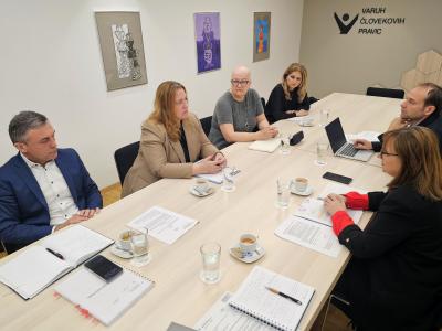 Varuhinja človekovih pravic z Uradom Vlade RS za narodnosti o urejanju romske problematike in krepitvi dialoga