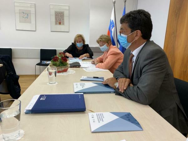 Varuh Peter Svetina, namestnica Marjeta Cotman in sekretarka sveta mag. Kornelija Marzel