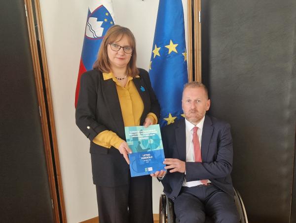 Varuhinja človekovih pravic dr. Simona Drenik Bavdek in Borut Sever, direktor Fundacije za financiranje invalidskih in humanitarnih organizacij v RS (FIHO)
