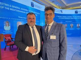 Varuh Peter Svetina z gostiteljem srečanja kosovskim ombudsmanom Naimom Qelajem