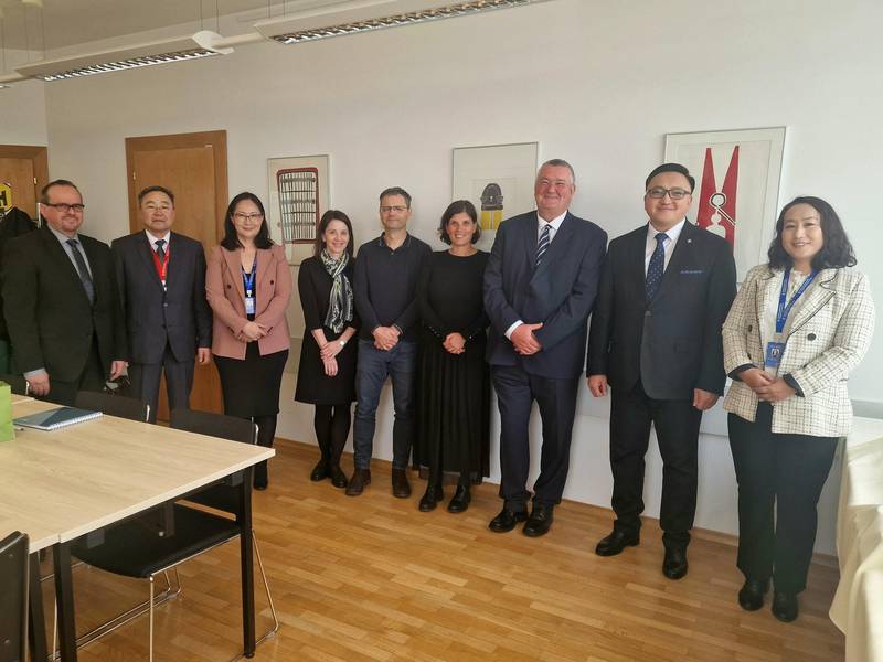 Delegacija mongolskega DPM na obisku pri slovenskem DPM